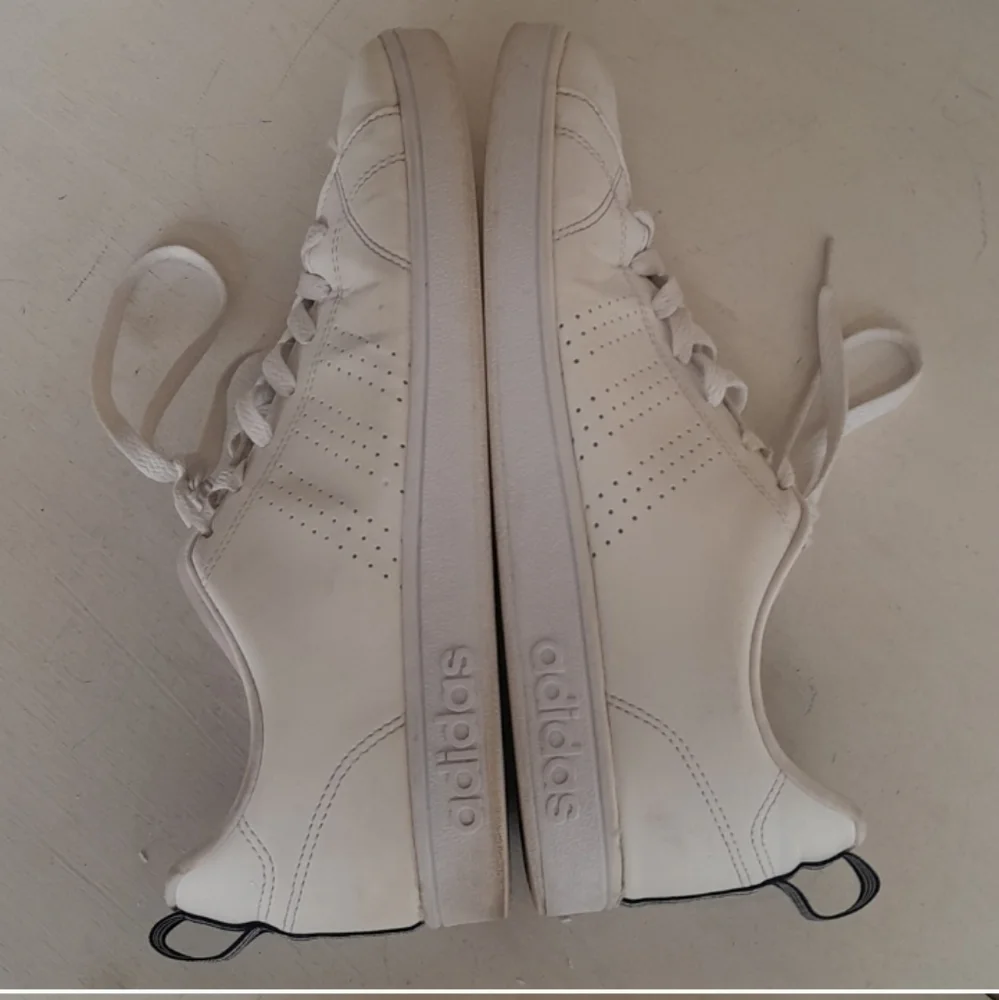 Adidas Mens Shoes Advantage Sneakers Size 9.5 White Low Top F99…